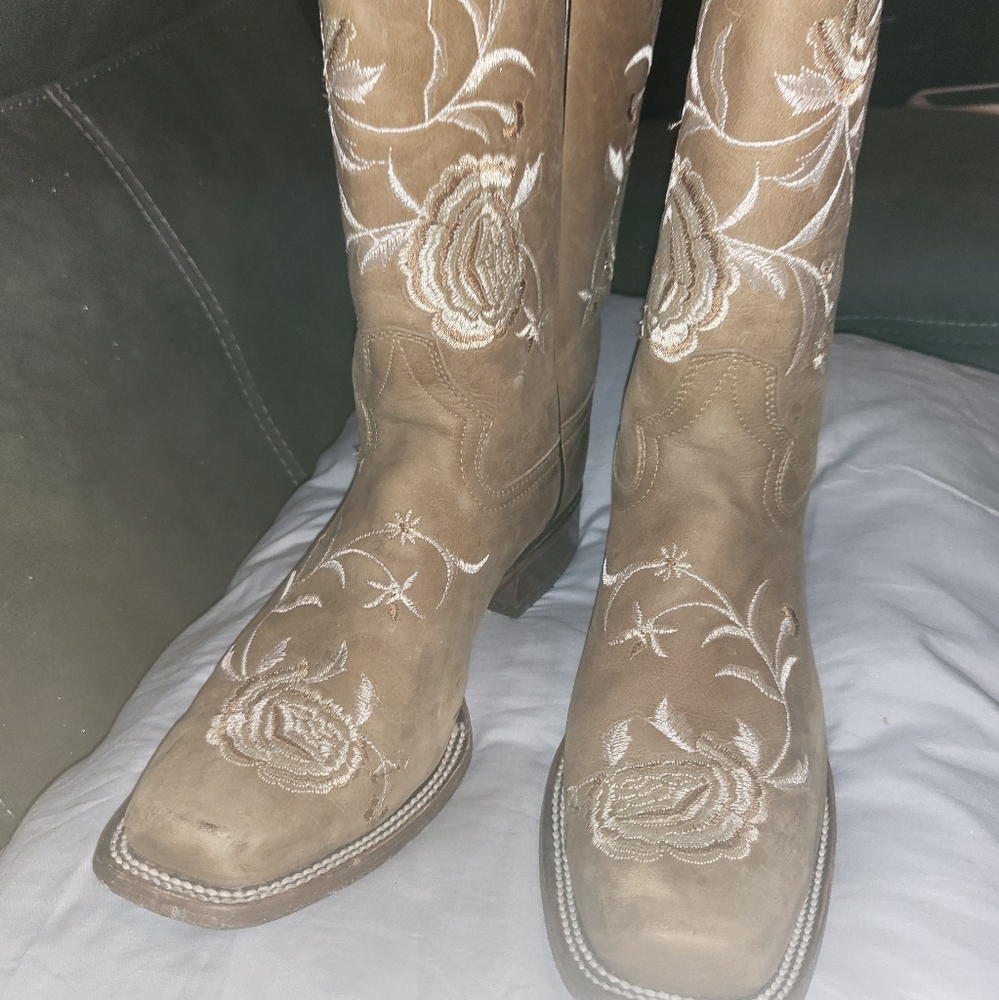 Womens boots